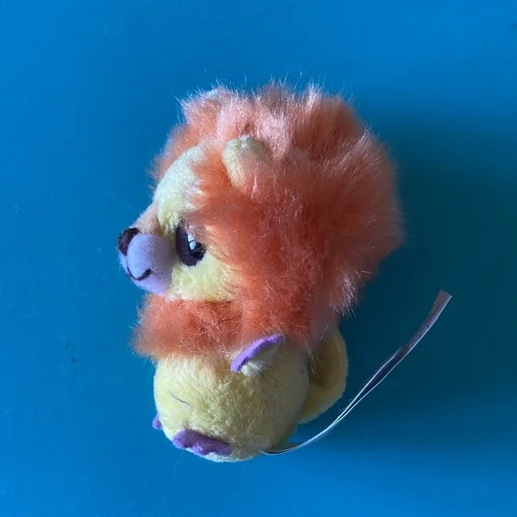 Lion Keychain - Picture 3 of 4